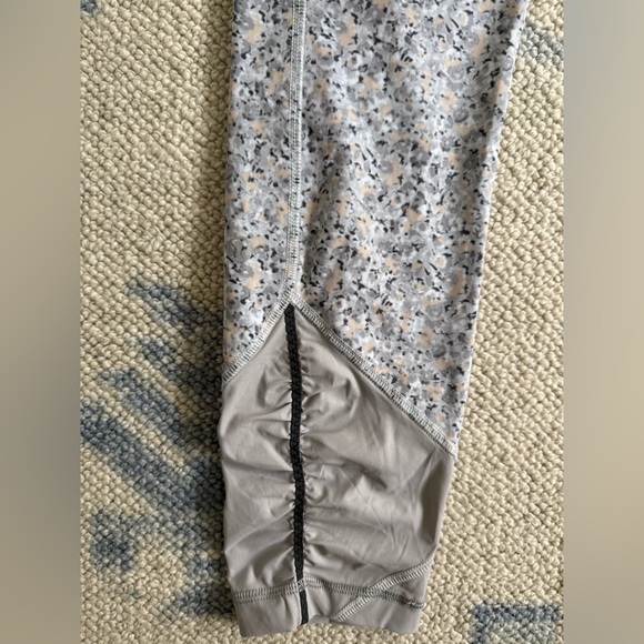 Lululemon Pace Queen Tight - Picture 9 of 10